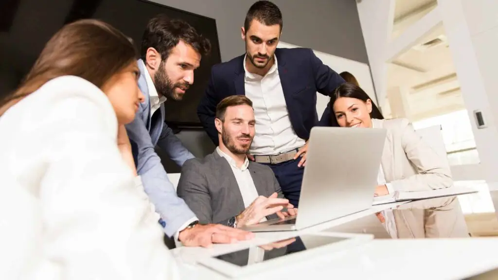 Management paresseux vs management courageux : quelle est la différence ? 3 La clé du succès : un management éclairé et engagé